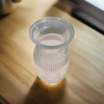Load image into Gallery viewer, Ripple Posy clear glass vase