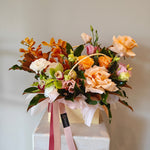 Load image into Gallery viewer, "Peachy kiss" flower arrangement