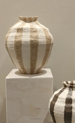 Load image into Gallery viewer, Oreio Vase - Sand