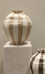 Load image into Gallery viewer, Oreio Vase - Sand