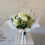 Load image into Gallery viewer, Bella - bouquet in vase