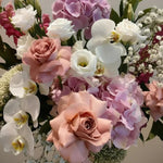 Load image into Gallery viewer, Pre-order for tomorrow "Pink Marshmallows" Flower Arrangement In Vase