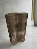 Load image into Gallery viewer, Ripple curve vase Tall
