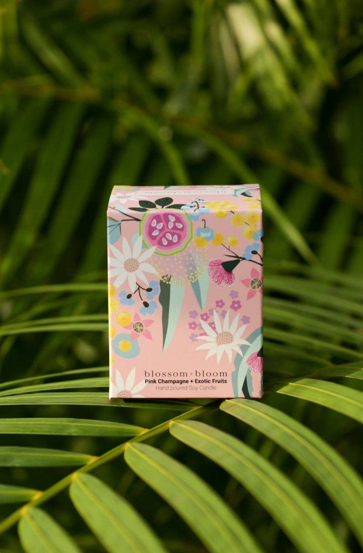 "Pink Champagne & Exotic Fruits" Scented Candle, 220 g