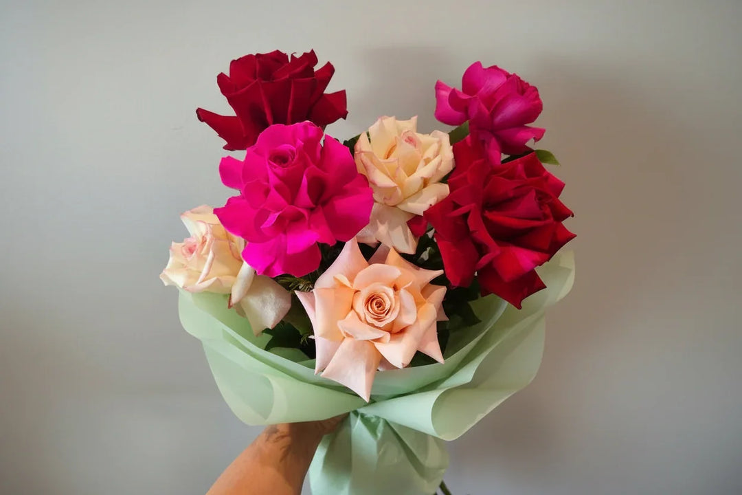 "The Roses" Flower bouquet with 7 roses