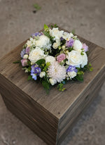 Load image into Gallery viewer, White and Lavender flowers Tribute Wreath 30cm