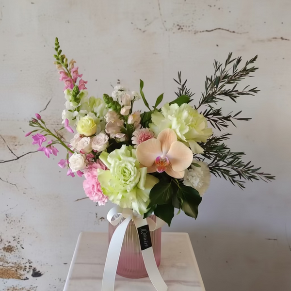 Lilu Pastel - arrangement in vase