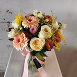 Load image into Gallery viewer, Soft Candle Light - posy in vase