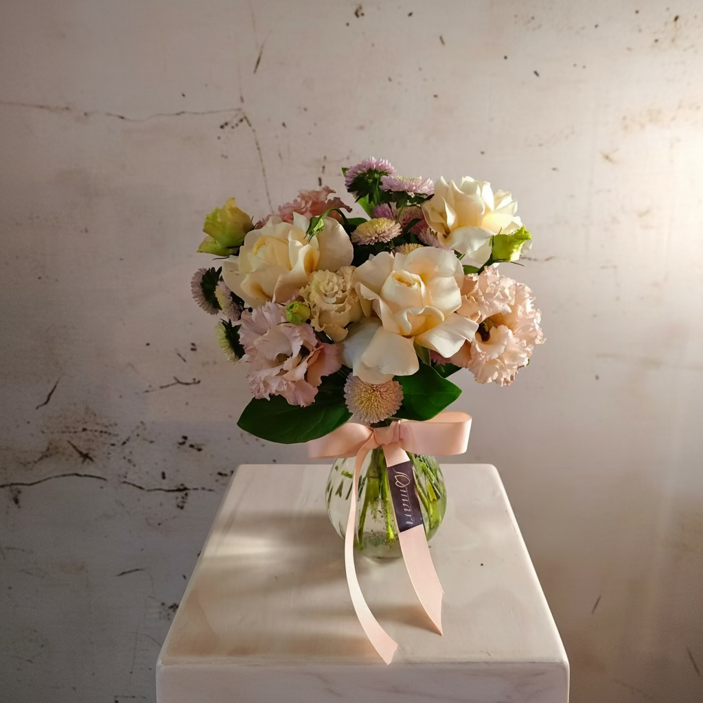 "Soft Candle Light" Posy in vase