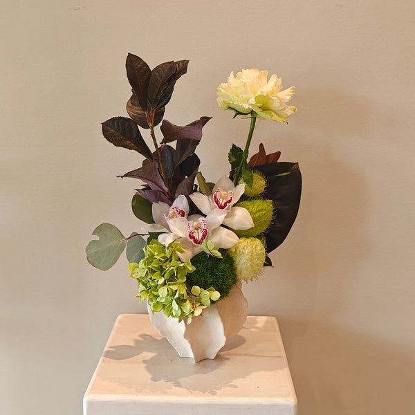 "Stylish" flower arrangement in vase