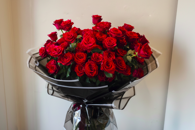 Pre-order for Tuesday "Love Spell" 50 Magical Red Roses