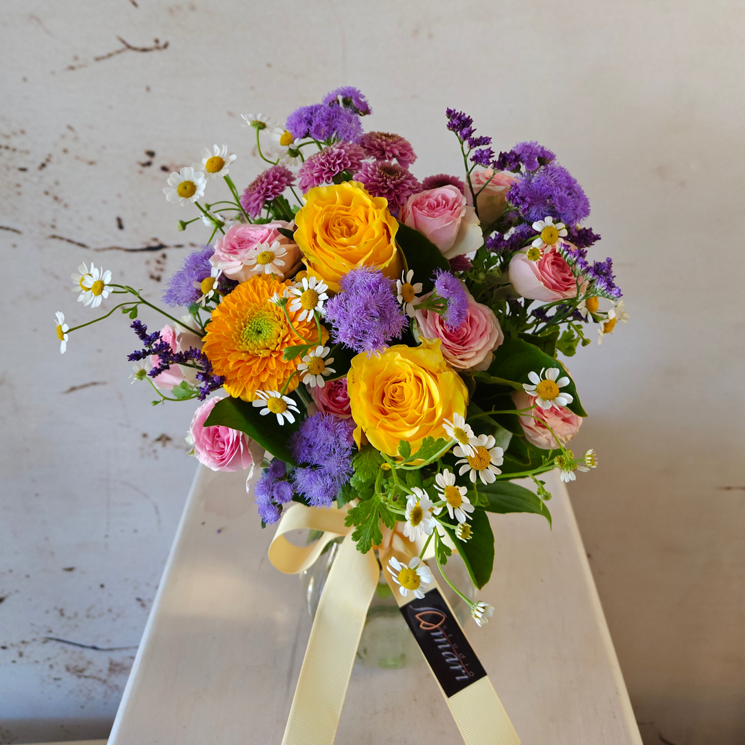 Sunny Smile - Posy in Vase