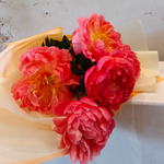 Load image into Gallery viewer, Coral Charm- 5 stems Peony bouquet