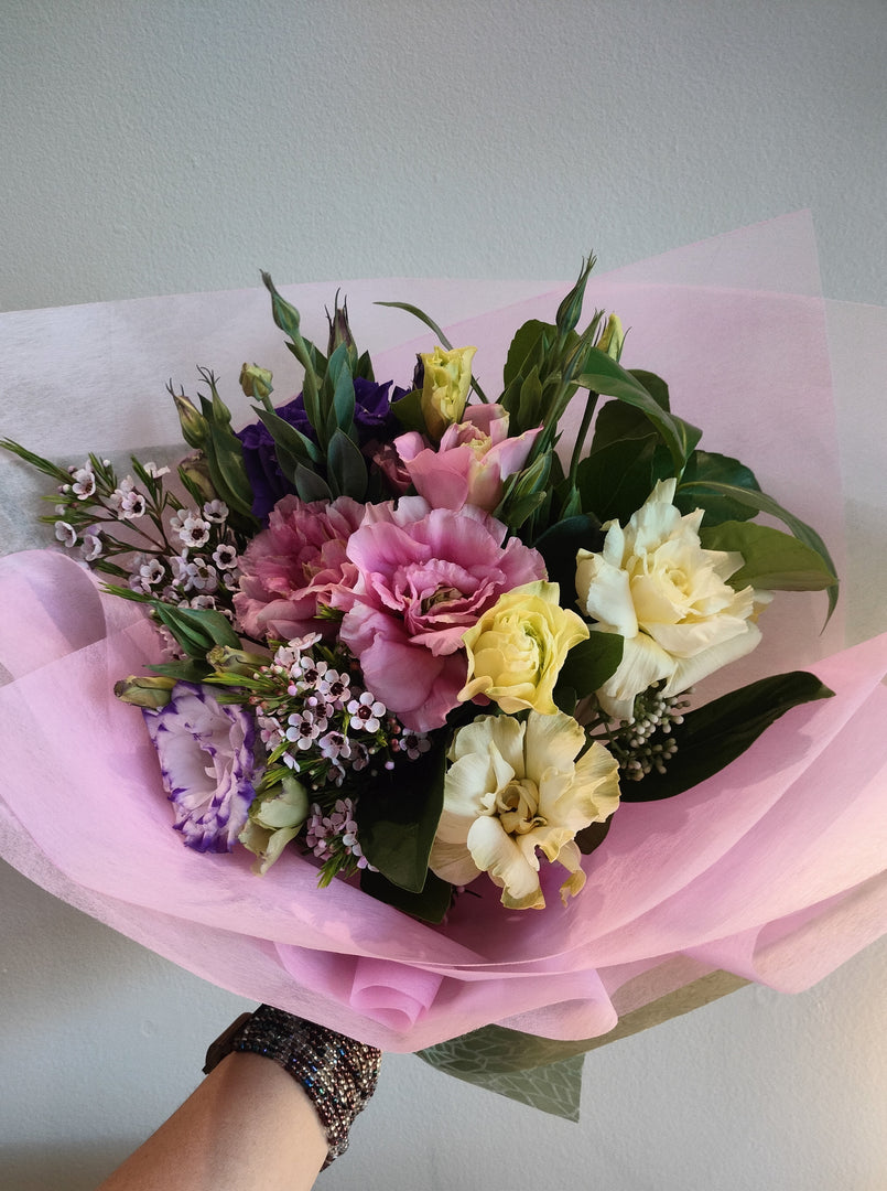 Lisianthus posy
