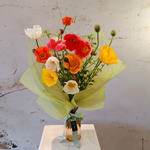 Load image into Gallery viewer, Sold out until Monday - The Poppies - bouquet in vase
