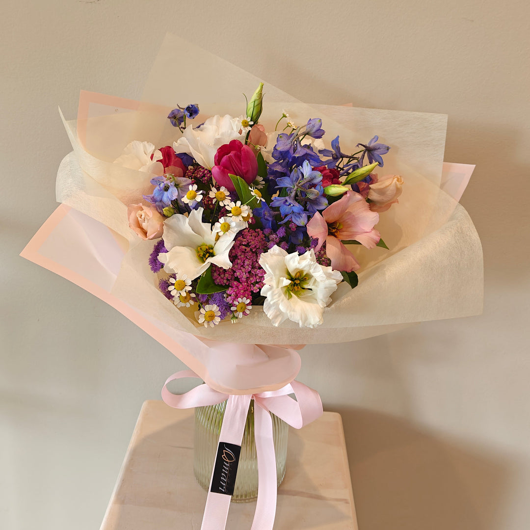"Bee Heaven" posy in vase