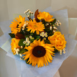 Load image into Gallery viewer, Trust the Florist - seasonal Bouquet