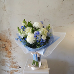 Load image into Gallery viewer, Blue Lagoon - bouquet in vase