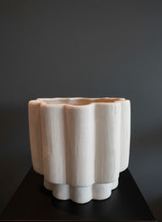 Gustel White Flower pot