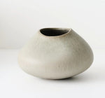 Load image into Gallery viewer, Natsuka Pod Vase