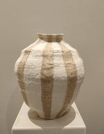 Load image into Gallery viewer, Oreio Vase - Sand
